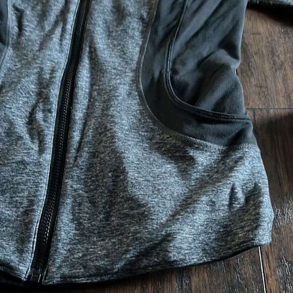 LULULEMON Heather Grey Reversible Jacket Size 12 black on one side grey black - Picture 2 of 13